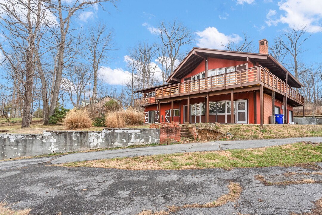 5605 Jefferson Blvd in Frederick, MD - Foto de edificio
