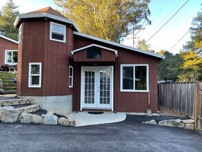 18585 Montevina Rd in Los Gatos, CA - Foto de edificio - Building Photo