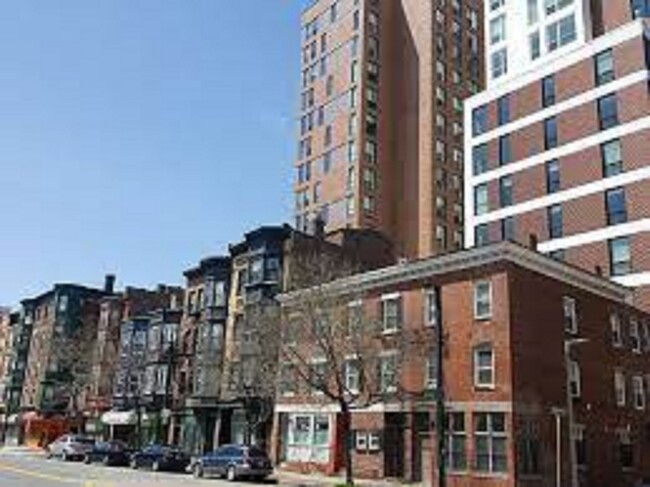 1002 Tremont St, Unit 2 in Boston, MA - Foto de edificio - Building Photo