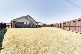 18425 Abierto Dr in Edmond, OK - Foto de edificio - Building Photo