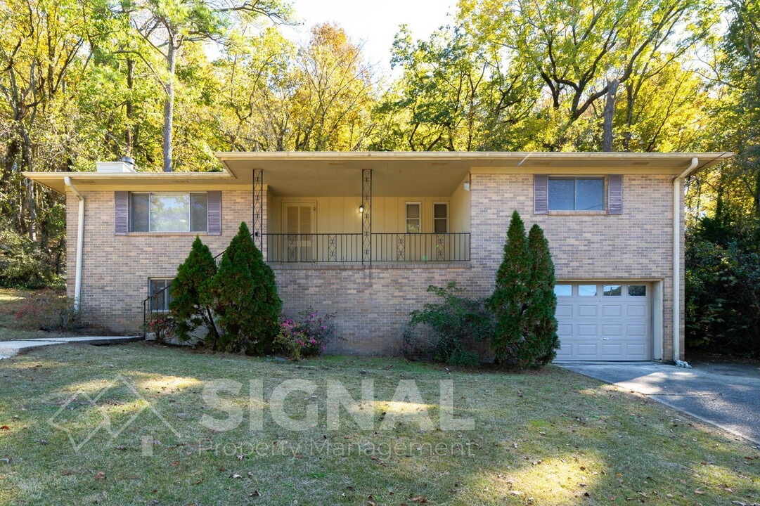 907 Barnisdale Rd in Birmingham, AL - Building Photo