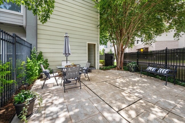 6310 Arnot St in Houston, TX - Foto de edificio - Building Photo