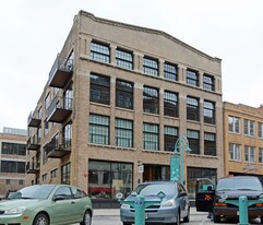 211 N Broadway in Milwaukee, WI - Building Photo