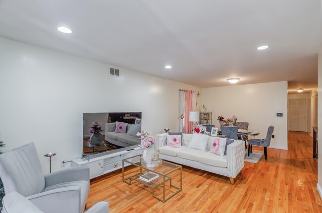 property at 23 Long St