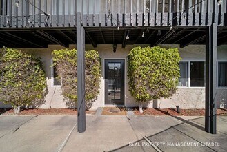 1850 Edgecliff Dr in Fullerton, CA - Building Photo - Building Photo