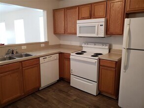 13631 Biggs St in Dallas, TX - Building Photo - Building Photo