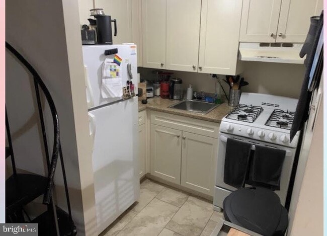 409-15 S 11th St in Philadelphia, PA - Building Photo - Building Photo