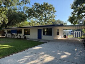 4005 NW 21st Dr in Gainesville, FL - Building Photo