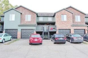 771 W Sandy Beach Ln in Fayetteville, AR - Building Photo