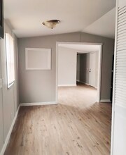 154 Maple Dr in Belton, MO - Foto de edificio - Building Photo