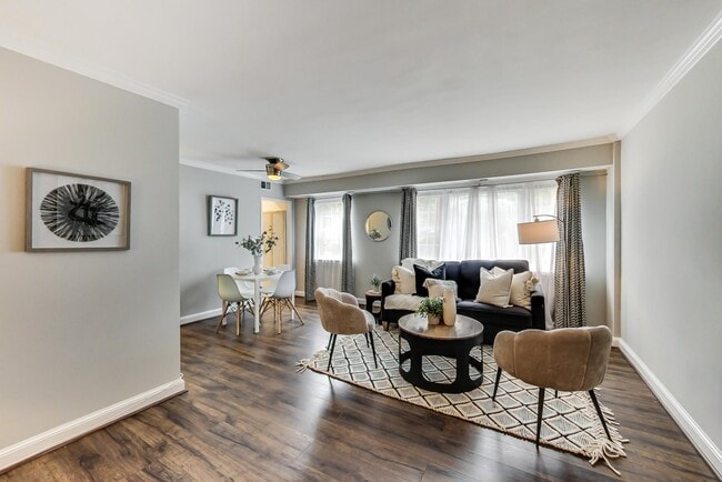 1303 N Ode St, Unit 215 in Arlington, VA - Building Photo - Building Photo