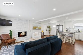 1 Friese Dr in East Quogue, NY - Building Photo - Building Photo