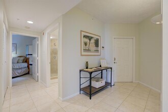 200 Uno Lago Dr in Juno Beach, FL - Building Photo - Building Photo
