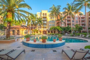 19601 E Country Club Dr, Unit 7108 in Aventura, FL - Building Photo