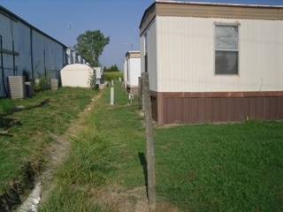 1007 S Woody Guthrie Blvd in Okemah, OK - Foto de edificio