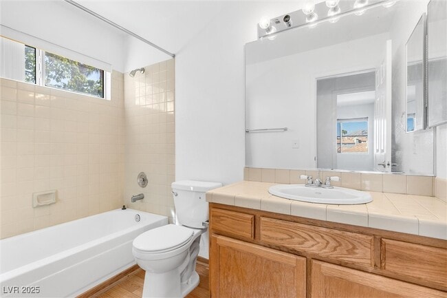 property at 1444 Country Hollow Dr