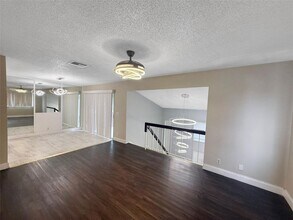 5922 NW 21st St in Lauderhill, FL - Building Photo - Building Photo