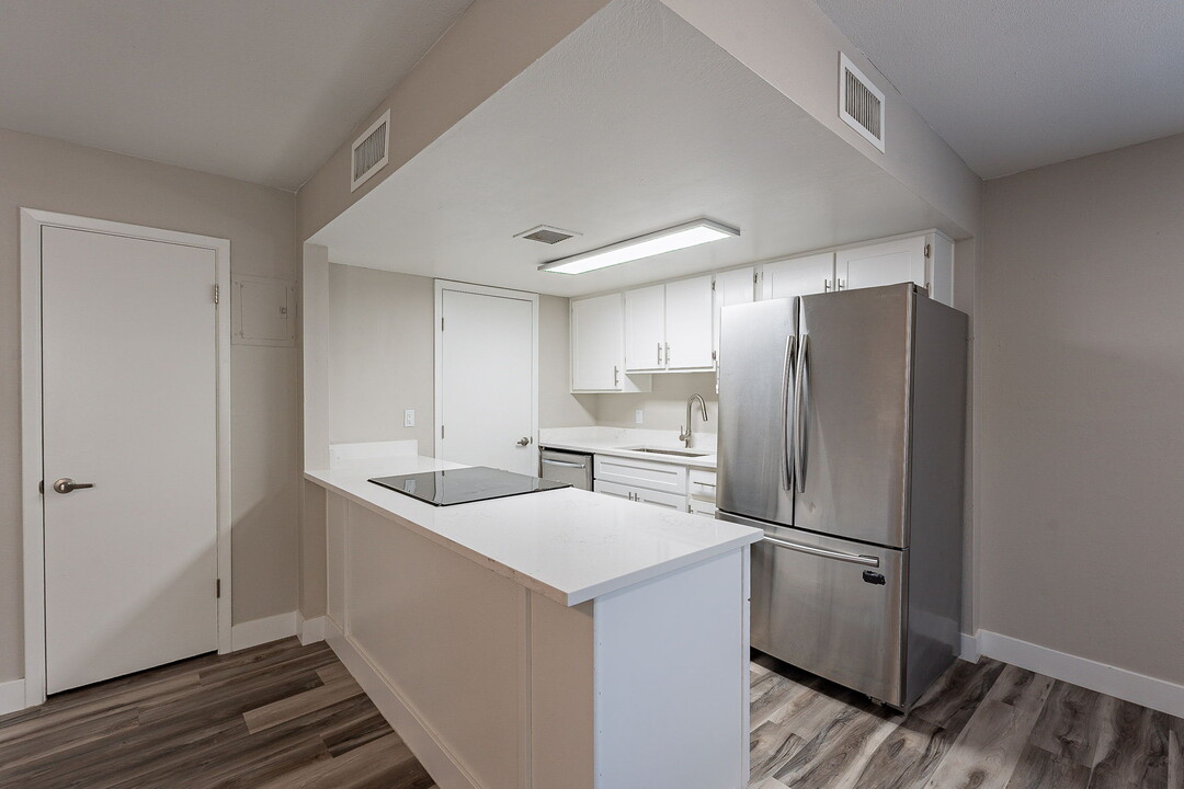 4744 E Portland St in Phoenix, AZ - Foto de edificio