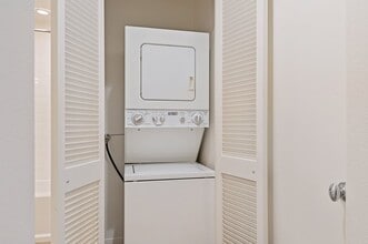 407 Por La Mar Cir in Santa Barbara, CA - Building Photo - Building Photo