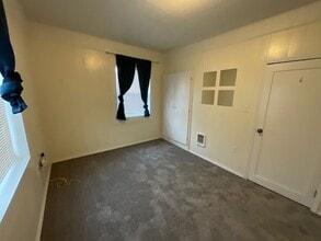 2304 N Fir St in La Grande, OR - Building Photo - Building Photo