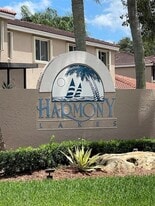 1534 W Harmony Lake Cir in Davie, FL - Building Photo