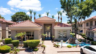 Santa Rosa in Phoenix, AZ - Building Photo