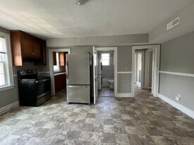 861 Farmington Ave in Berlin, CT - Building Photo