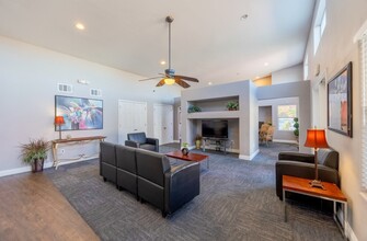 Los Pecos in Las Vegas, NV - Building Photo - Building Photo