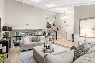 20720 Manzanita Ave in Yorba Linda, CA - Foto de edificio - Building Photo