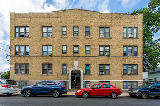 194 E 31st St in Paterson, NJ - Foto de edificio - Building Photo