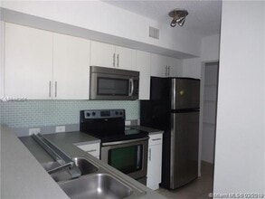 777 SW 111th Way, Unit 207 in Pembroke Pines, FL - Building Photo - Building Photo