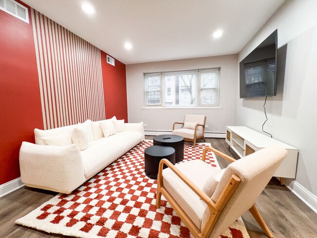 3161 N Cambridge Ave