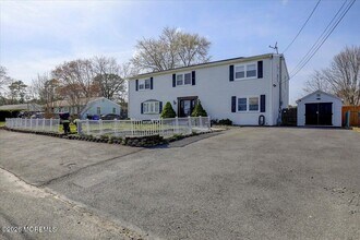 247 Sprucewood Dr in Brick, NJ - Building Photo - Building Photo