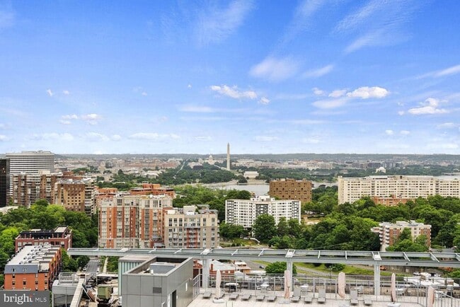 2000 Clarendon Blvd in Arlington, VA - Building Photo - Building Photo