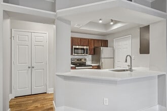 Carrara at Cole in Dallas, TX - Foto de edificio - Building Photo