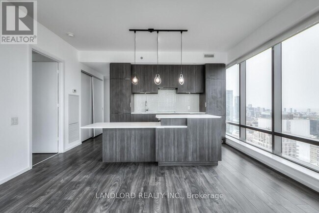 5 St Joseph St in Toronto, ON - Building Photo - Building Photo