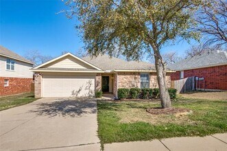 2413 Briar Forest Dr in Denton, TX - Building Photo - Building Photo