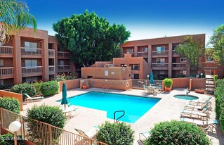 7494 E Earll Dr in Scottsdale, AZ - Building Photo