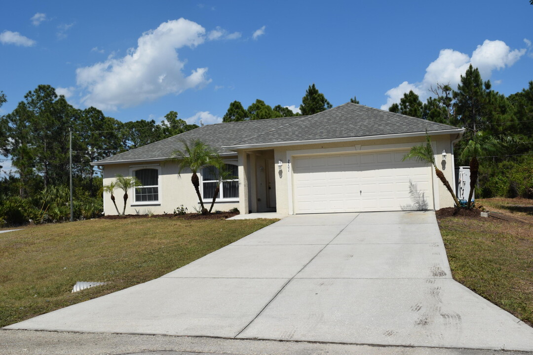 2701 Gadshaw Ave SE in Palm Bay, FL - Building Photo