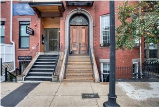 541 E Broadway, Unit 4 in Boston, MA - Building Photo - Building Photo