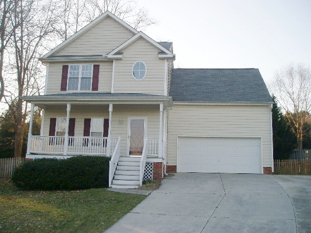 106 Old House Ct in Apex, NC - Building Photo