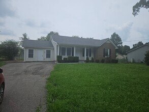 220 Bob White Dr in Clarksville, TN - Building Photo - Building Photo