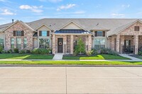 7232 Calistoga Ln in Grand Prairie, TX - Foto de edificio - Building Photo