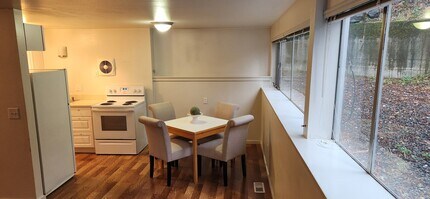 5516 26th Ave NE in Seattle, WA - Foto de edificio - Building Photo