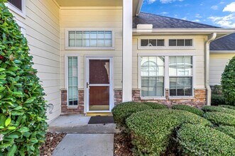 10210 Thornmont Ln in Houston, TX - Building Photo - Building Photo