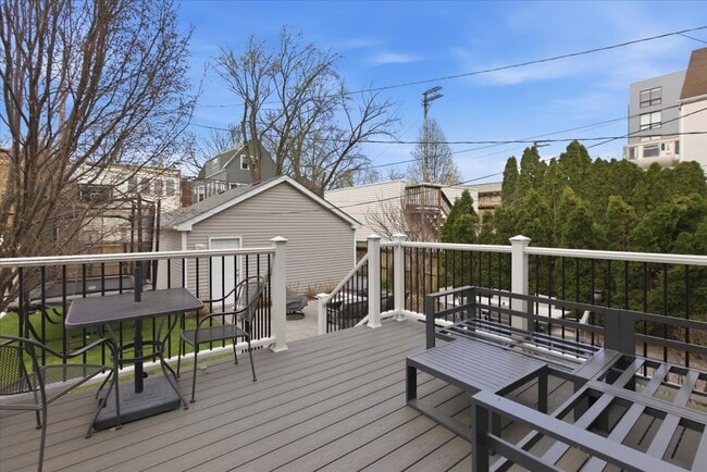 1828 W Berenice Ave in Chicago, IL - Building Photo - Building Photo