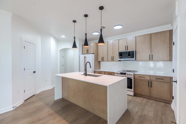 Five810 Southlands in Aurora, CO - Building Photo - Building Photo
