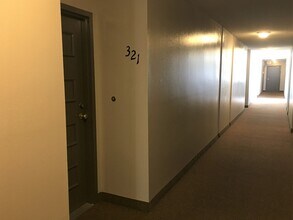 6930 Hyde Park Dr in San Diego, CA - Building Photo - Building Photo
