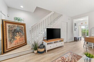 13468 Old Englishtown Rd in Wellington, FL - Building Photo - Building Photo