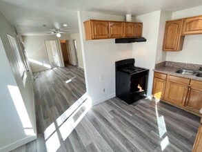 1604 N H St in San Bernardino, CA - Foto de edificio - Building Photo